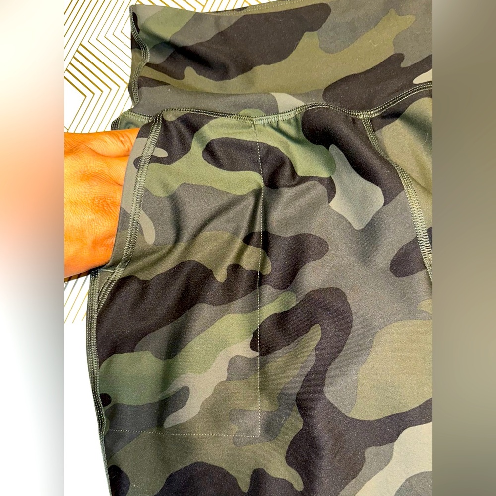 Old Navy Cami Powersoft Camo workout pants joggers